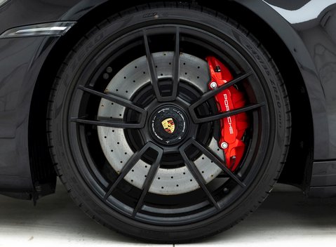 Porsche 911 (992) Carrera 4 GTS 8