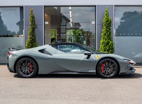 Ferrari SF90 Stradale ASSETTO FIORANO 3