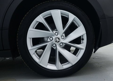 Skoda Enyaq iV 62kWh 60 SUV 5dr Electric Auto (DC120kW) (179 ps) 18