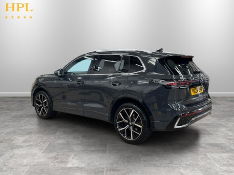 Volkswagen Tiguan 1.5 eTSI MHEV R-Line SUV 5dr Petrol Hybrid DSG Euro 6 (s/s) (150 ps) 1 Owne 5