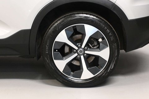 Volvo XC40 2.0 XC40 + B4 MHEV AWD Auto 5dr 33