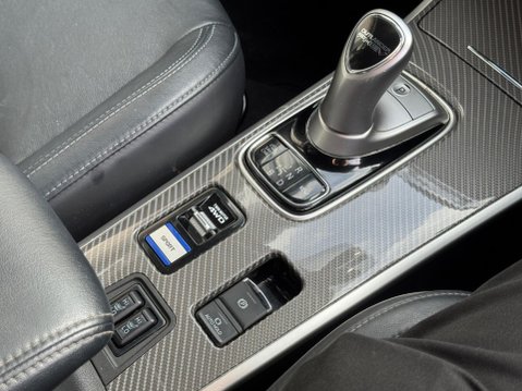 Mitsubishi Outlander 2.4h TwinMotor 13.8kWh 4h CVT 4WD Euro 6 (s/s) 5dr 15