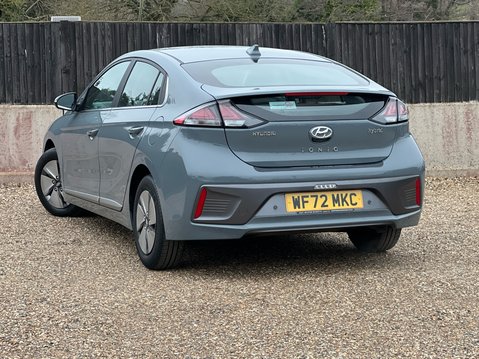 Hyundai IONIQ PREMIUM MHEV 2
