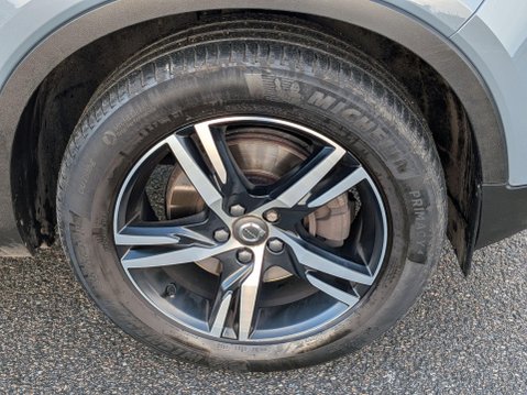 Volvo XC40 2.0 D4 R-Design Auto AWD Euro 6 (s/s) 5dr 33