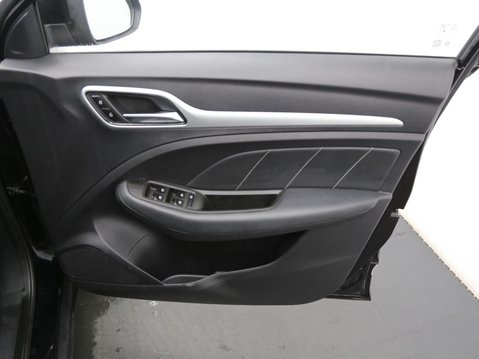 MG ZS 44.5kWh Exclusive Auto 5dr 18