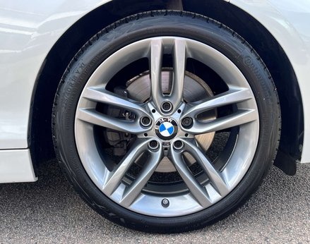 BMW 2 Series 2.0 220i M Sport Auto 2dr 19