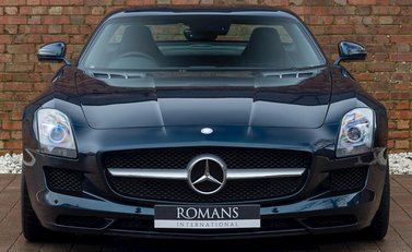 Mercedes-Benz SLS AMG 4