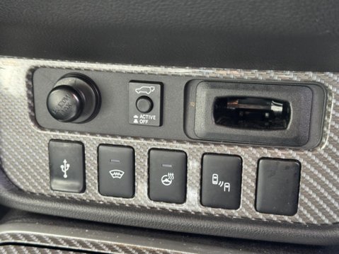 Mitsubishi Outlander 2.4h TwinMotor 13.8kWh 4h CVT 4WD Euro 6 (s/s) 5dr 13