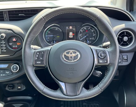 Toyota Yaris VVT-I Y20 20