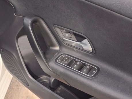 Mercedes-Benz A Class 1.3 A180 SE Hatchback 5dr Petrol 7G-DCT Euro 6 (s/s) (136 ps) 34