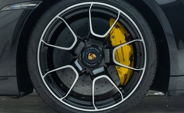 Porsche 911 Turbo S (992) 23