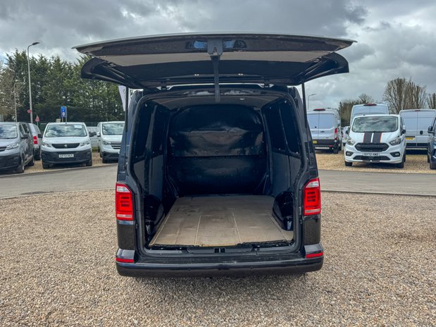 Volkswagen Transporter AUTO SWB [SOLD KH] L1H1 SPORTlINE T32 Air Con Nav Sensors EURO 6 NO VAT DSG 8