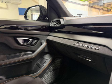 Lamborghini Urus 4.0 V8 BiTurbo SUV 5dr Petrol Auto 4WD Euro 6 (650 ps) 75