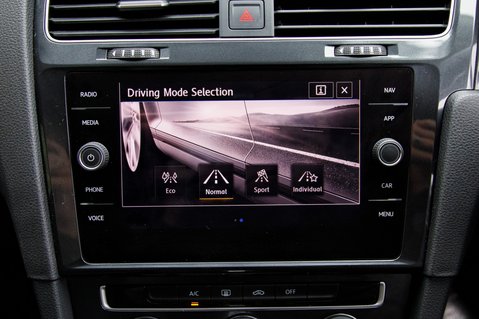 Volkswagen Golf MATCH TSI EVO DSG 25