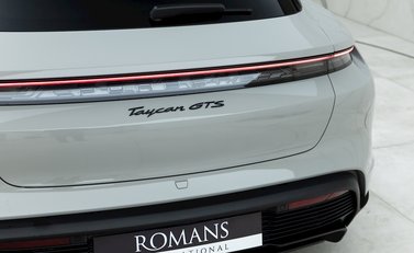Porsche Taycan GTS Sport Turismo 24