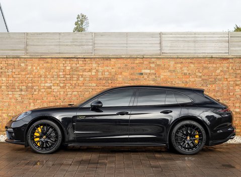 Porsche Panamera Turbo S E-Hybrid Sport Turismo 2