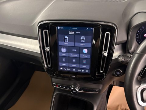 Volvo XC40 2.0 B3 MHEV Plus Dark DCT Auto Euro 6 (s/s) 5dr 25
