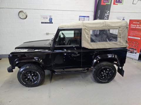 Land Rover Defender 90 HARD-TOP TD5 6