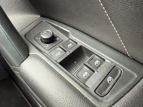 Volkswagen Tiguan R-LINE TECH TSI EVO DSG 29