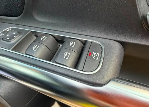 Mercedes-Benz GLA Class 1.3 GLA250e 15.6kWh Exclusive Edition SUV 5dr Petrol Plug-in Hybrid 8G-DCT 21