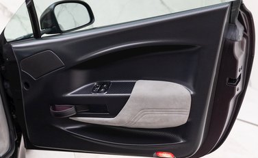 Aston Martin V12 Vantage S AMR 19