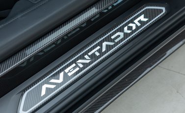 Lamborghini Aventador S LP 740-4 ROADSTER 25