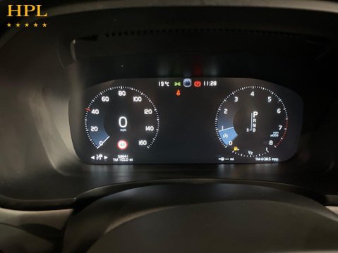 Volvo V90 2.0 T4 Momentum Plus Estate 5dr Petrol Auto Euro 6 (s/s) (190 ps) DAB Radio 13