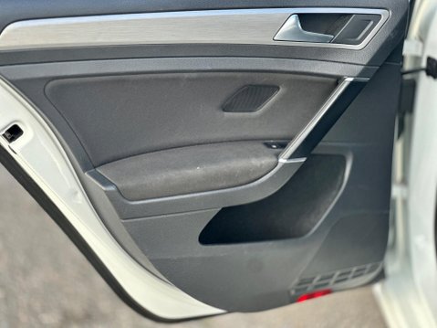 Volkswagen Golf 1.6 TDI BlueMotion Tech Match Edition DSG Euro 6 (s/s) 5dr 38