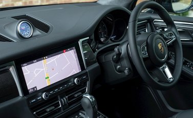 Porsche Macan Turbo 17