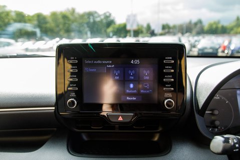 Toyota Yaris ICON FHEV 25