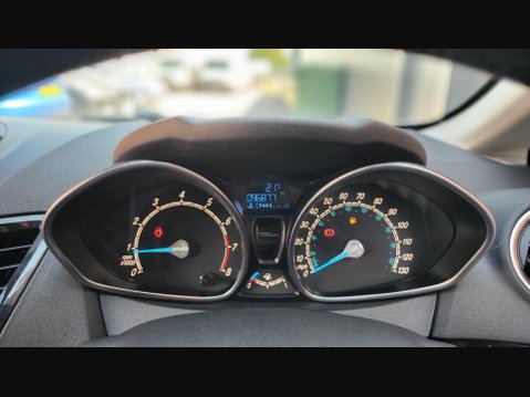 Ford Fiesta TITANIUM 24