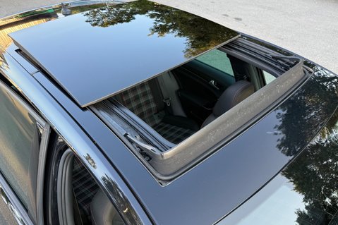 Volkswagen Golf GTI PERFORMANCE TSI DSG - PANORAMIC SUNROOF  21