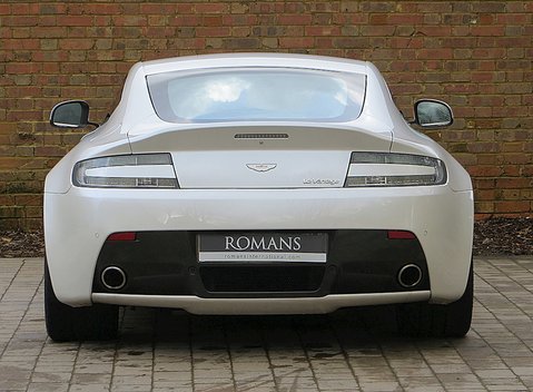 Aston Martin V12 Vantage 6
