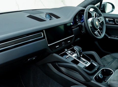 Porsche Cayenne GTS Coupe 18