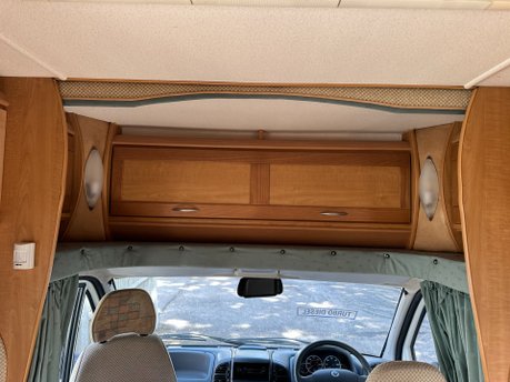 Auto-Trail Cheyenne 632 SE 4 BERTH FIAT DUCATO 2.8 TD LWB CHASSIS 9