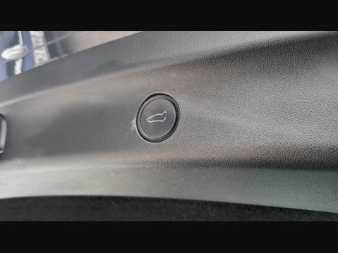 Tesla Model Y LONG RANGE AWD 19