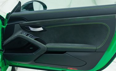 Porsche Cayman GT4 (718) 25