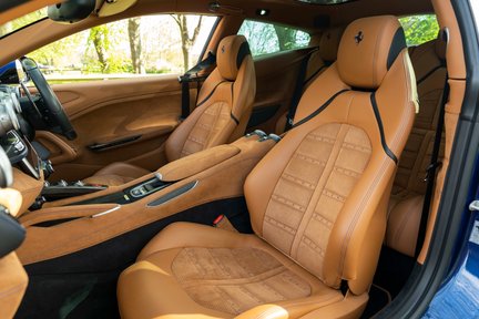 Ferrari GTC4 Lusso V12 36