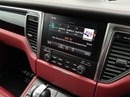Porsche Macan TURBO PDK 71