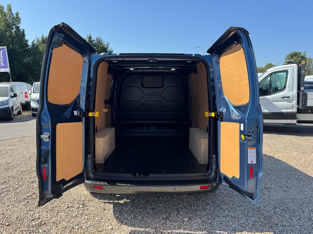 Ford Transit Custom AUTO SWB L1H1 Low Roof 300 Air Con Alloys Sensors Cam EURO 6 NO VAT 8