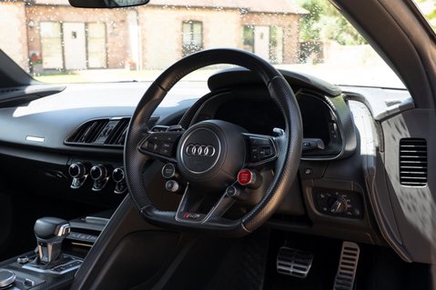 Audi R8 5.2 FSI V10 Plus S Tronic quattro Euro 6 (s/s) 2dr 18
