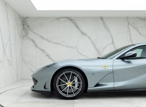 Ferrari 812 Superfast 30