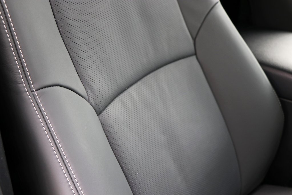 Land Cruiser Commercial 8