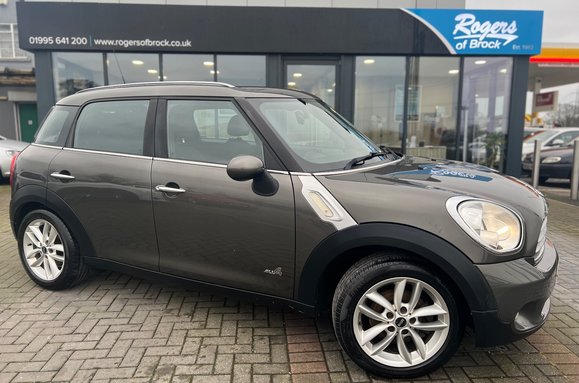 Mini Countryman COOPER D ALL4 HUGE SPEC 1