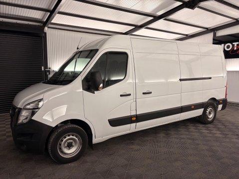 Nissan NV400 2.3 dCi 35 Tekna FWD L3 H2 Euro 6 5dr 23