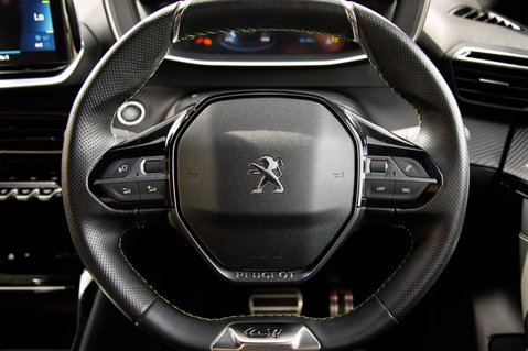 Peugeot 208 GT 22