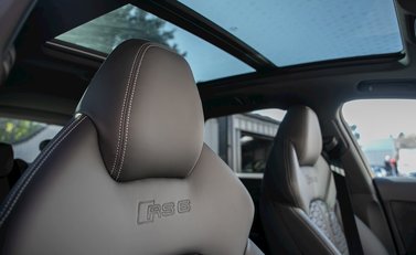 Audi RS6 Avant Performance 12