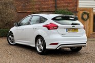 Ford Focus ZETEC S TDCI 5