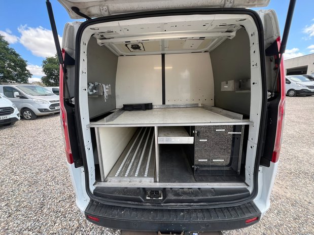 Ford Transit Custom AUTO SWB L1H1 Low Roof Trend Air Con Sensors Tow Bar EURO 6 NO VAT 12