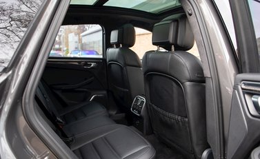 Porsche Macan Turbo 15